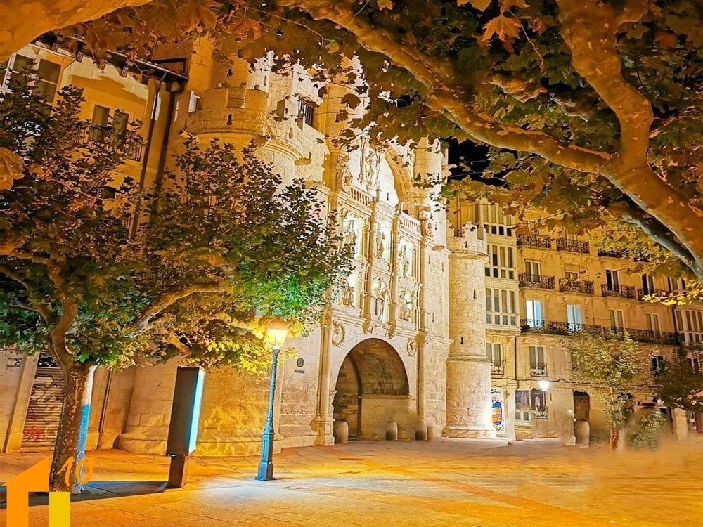 Vista exterior de Dúplex en venda en Burgos Capital amb Calefacció, Terrassa i Jacuzzi