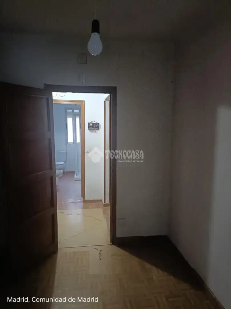 Bedroom of Flat for sale in Madrid