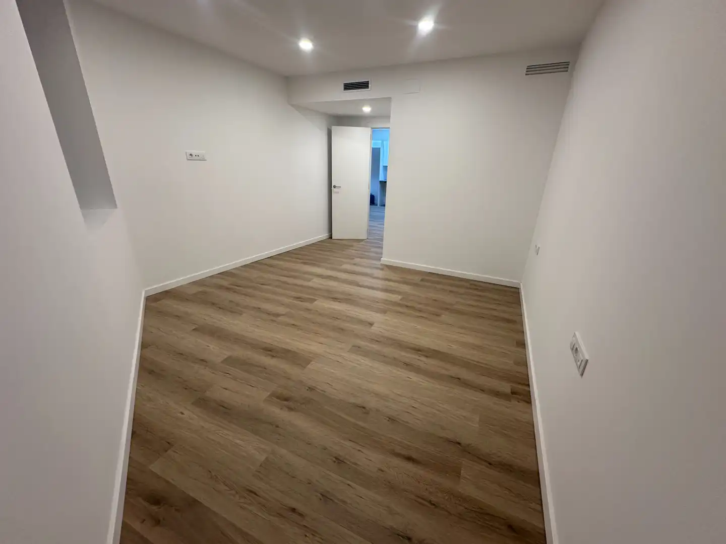 Planta baja en venta en Vilanova i la Geltrú con Aire acondicionado, Calefacción y Parquet