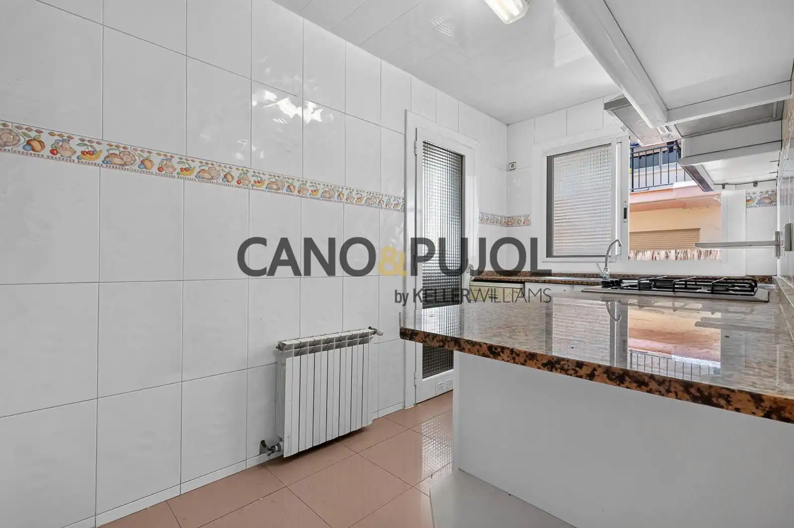Cocina de Piso en venta en Palau-solità i Plegamans con Calefacción y Terraza