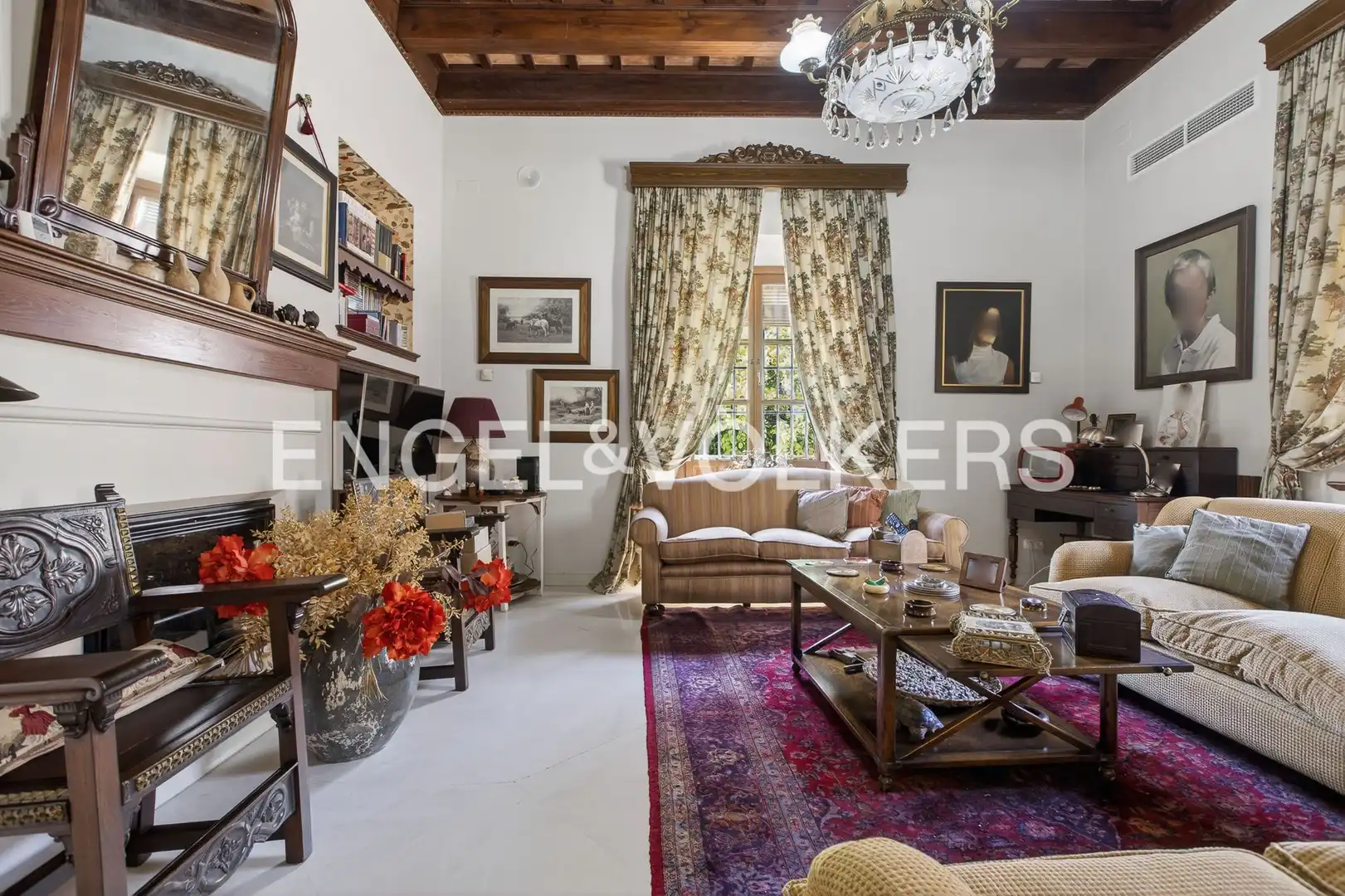 Sala d'estar de Casa o xalet en venda en Écija amb Aire condicionat, Calefacció i Jardí privat
