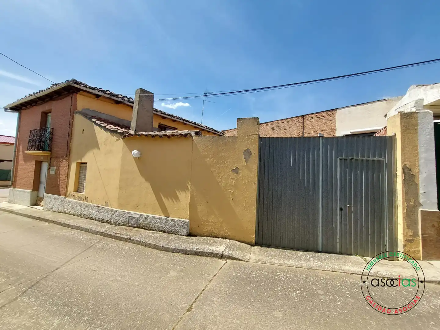Vista exterior de Casa adosada en venda en Melgar de Arriba amb Jardí privat