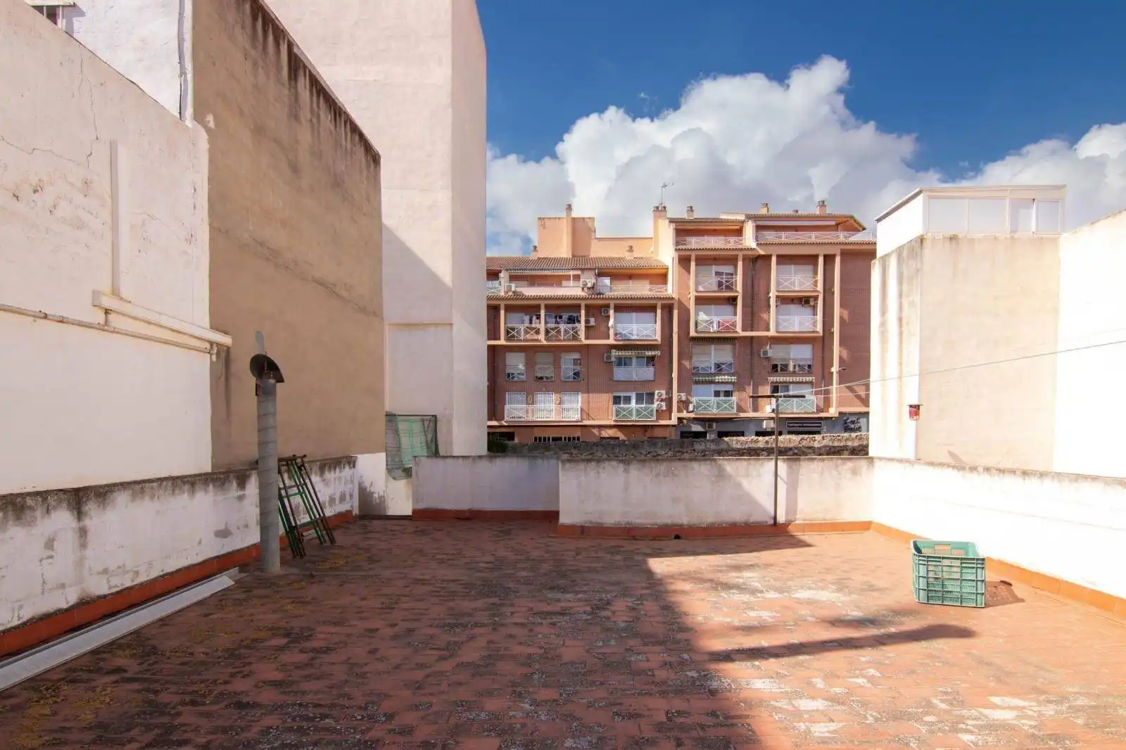 Außenansicht von Einfamilien-Reihenhaus zum Verkauf in Torrevieja mit Klimaanlage, Heizung und Terrasse