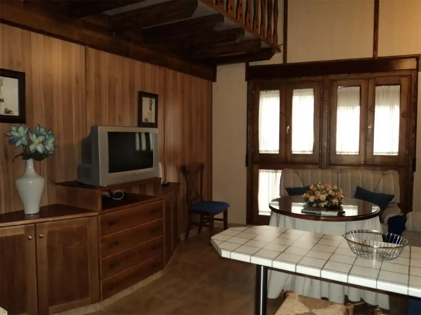 Sala d'estar de Pis de lloguer en Villanueva del Arzobispo amb Aire condicionat i Moblat