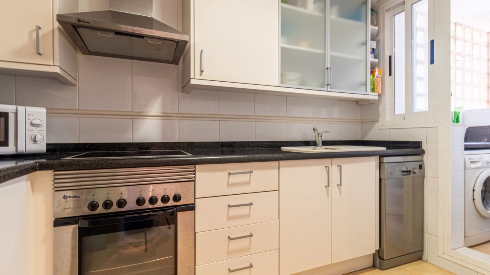 Cuina de Apartament en venda en Dénia amb Aire condicionat, Calefacció i Jardí privat