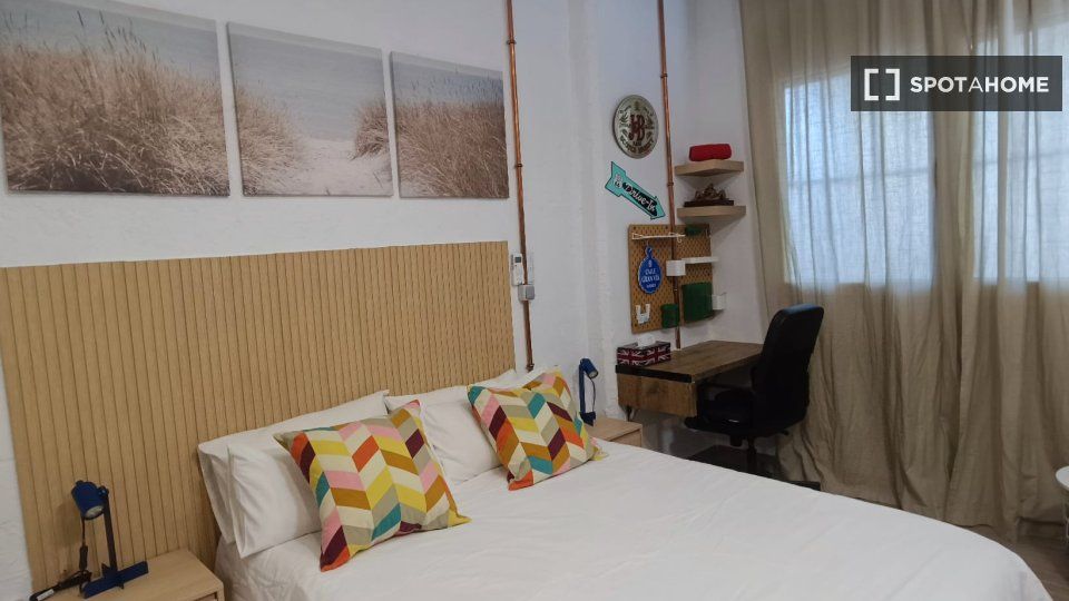 Habitación de Piso de alquiler en  Madrid Capital con Aire acondicionado, Calefacción y Amueblado