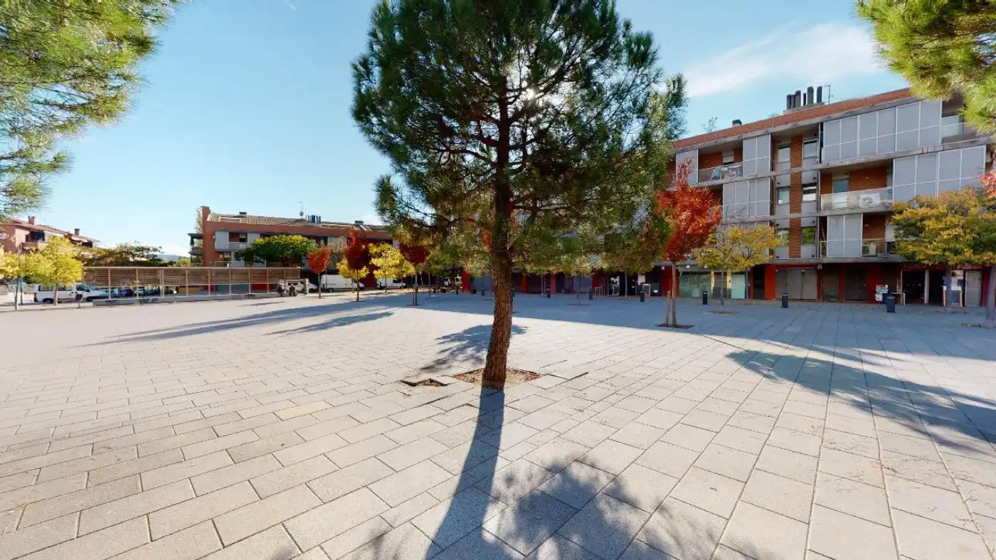 Exterior view of Commercial properties for sale in Sant Cugat del Vallès  with Air Conditioner and Furnished