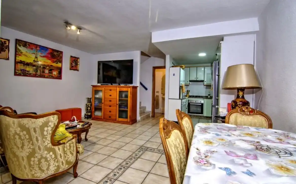 Cuina de Casa adosada en venda en San Vicente del Raspeig / Sant Vicent del Raspeig amb Aire condicionat, Jardí privat i Terrassa