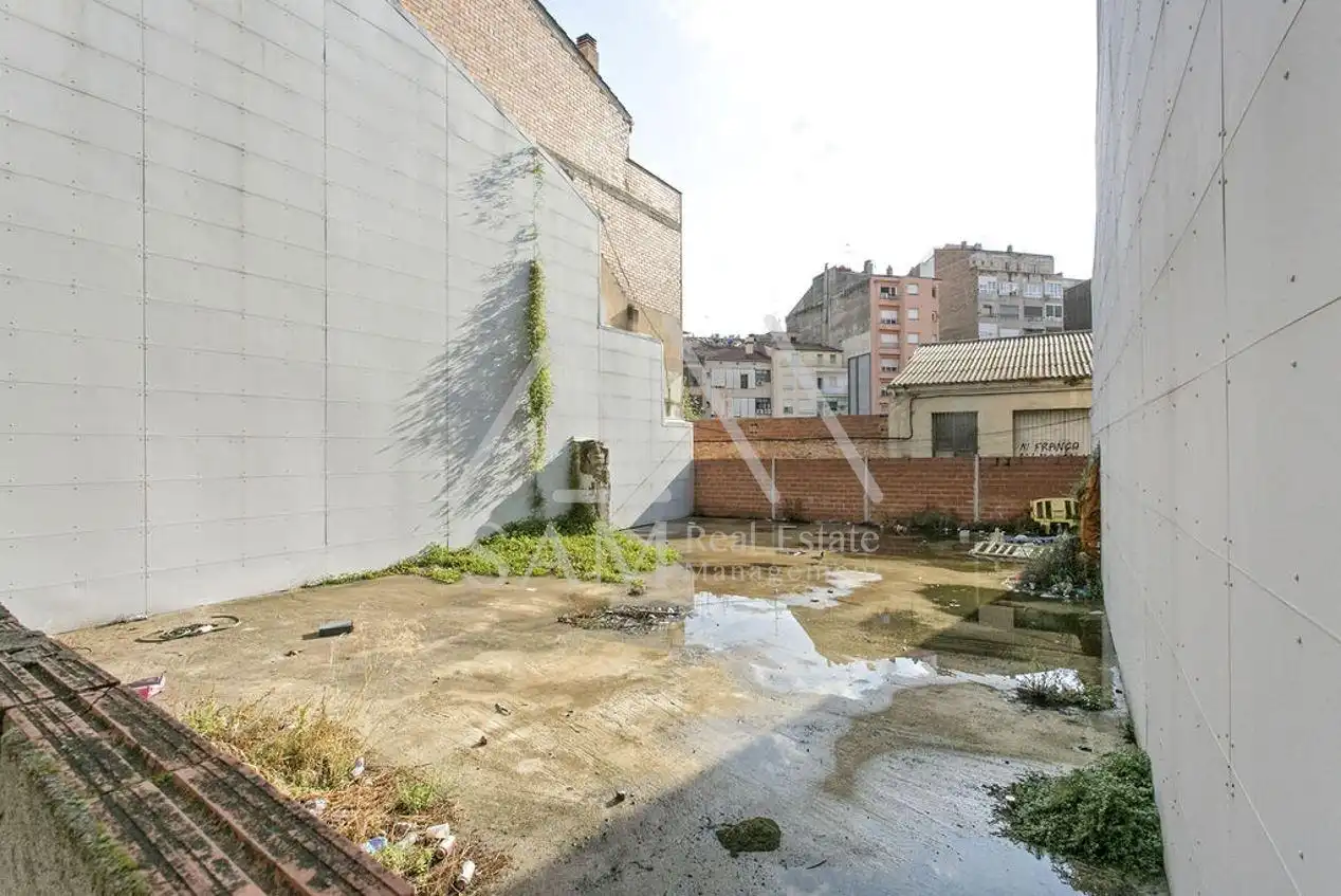 Lands and plots for sale in Centre - Passeig i Rodalies, imagen 2