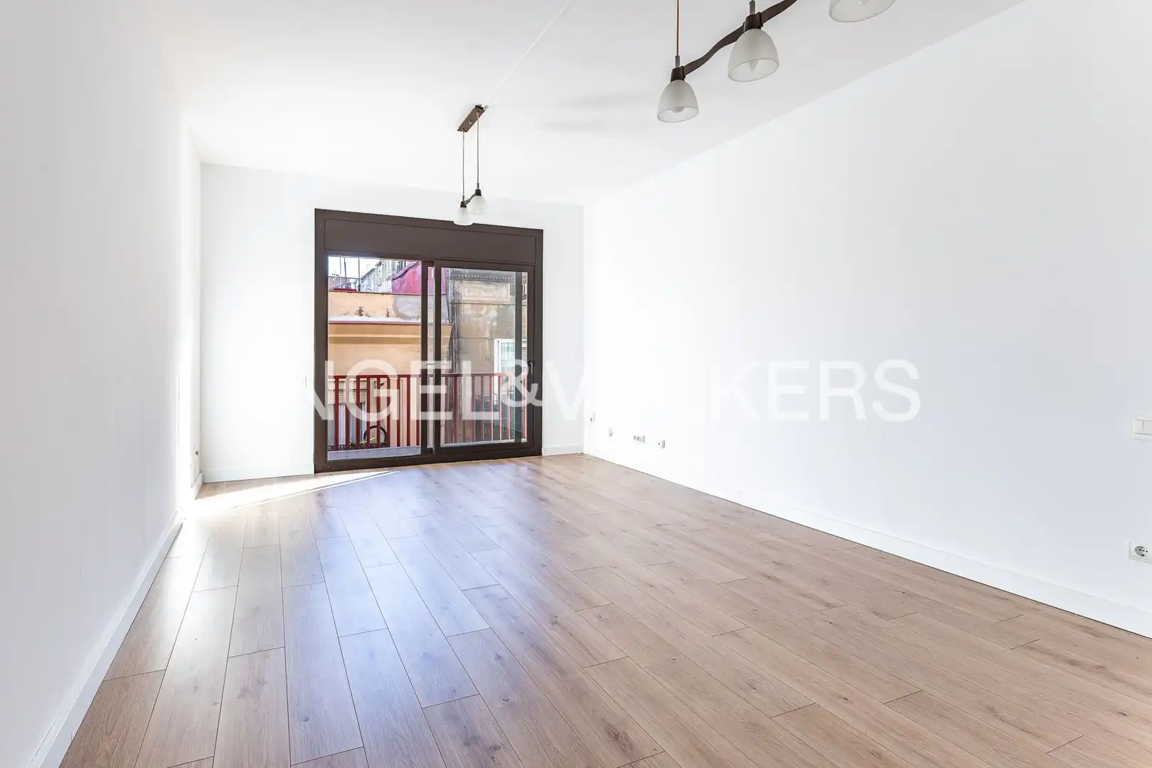 Vista exterior de Piso en venta en Barcelona con Aire acondicionado, Calefacción y Balcón