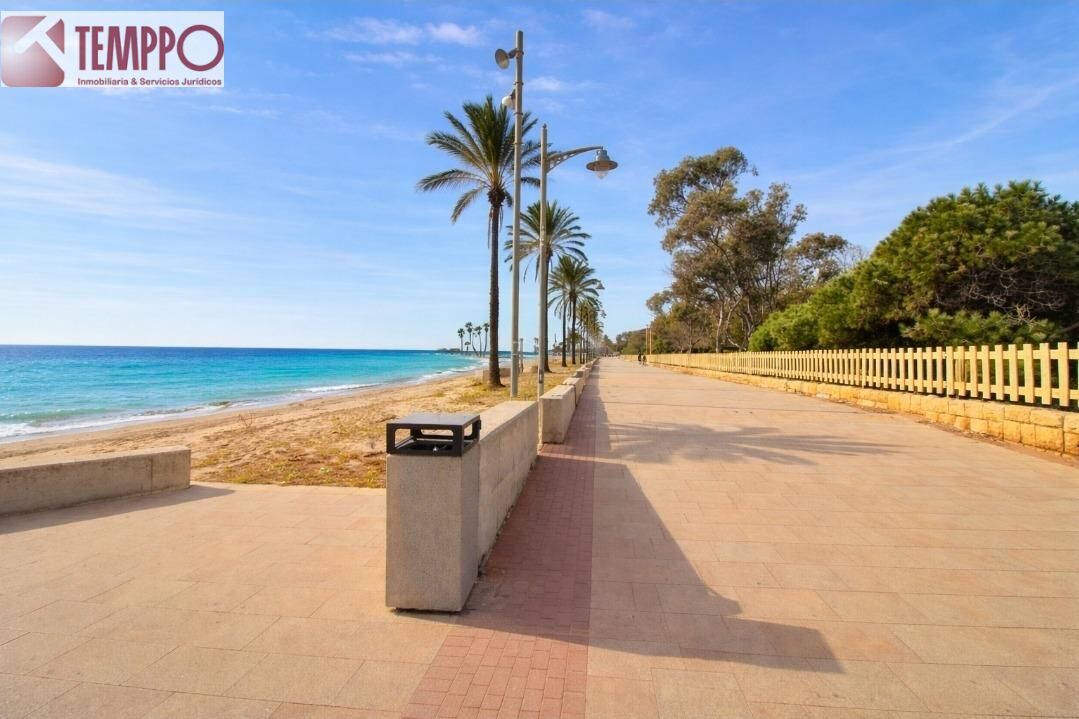 Exterior view of Planta baja for sale in El Vendrell  with Terrace, Storage room and Balcony