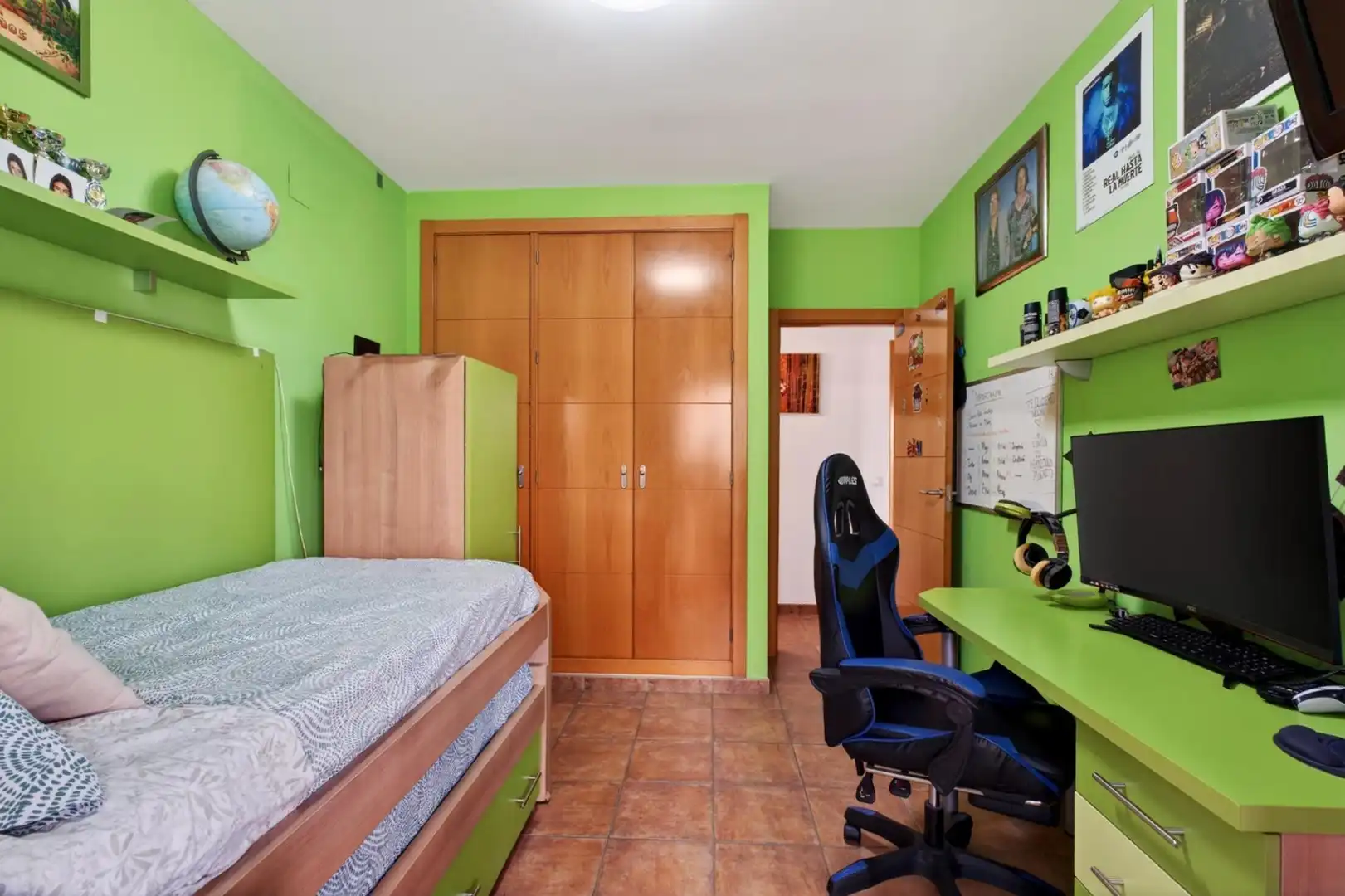 Habitación de Casa adosada en venta en Alhaurín de la Torre con Aire acondicionado, Terraza y Trastero