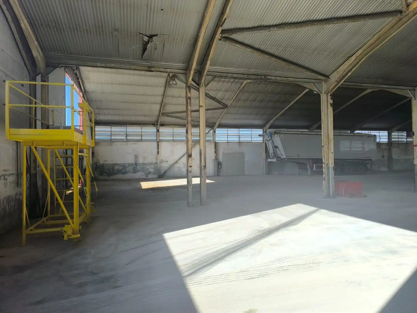 Fabrikhallen zur Miete in Santpedor