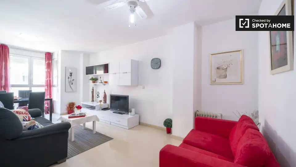 Sala d'estar de Pis de lloguer en Valencia amb Aire condicionat, Calefacció i Moblat