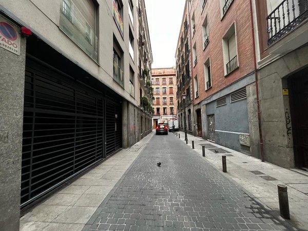 Vista exterior de Local en venta en  Madrid Capital