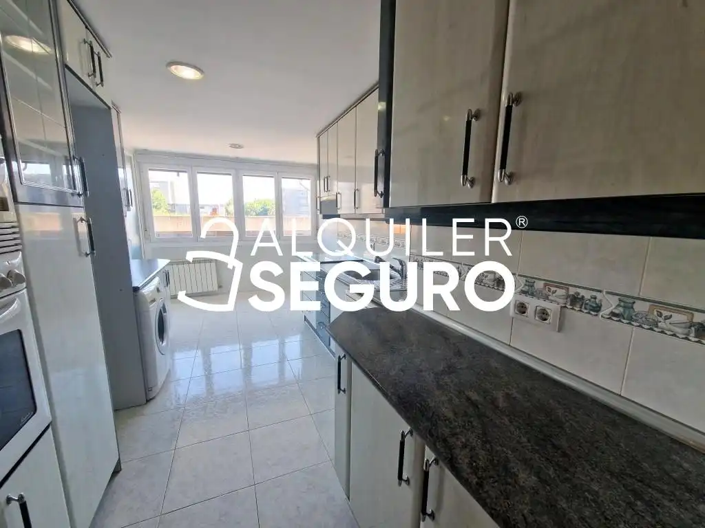 Exterior view of Flat for rent in Fuenlabrada  with Air Conditioner, Heating and Terrace