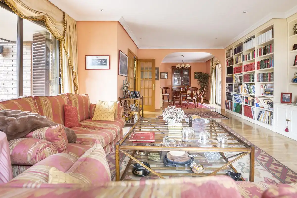 Sala de estar de Casa adosada en venta en Madrid con Aire acondicionado, Calefacción y Jardín privado