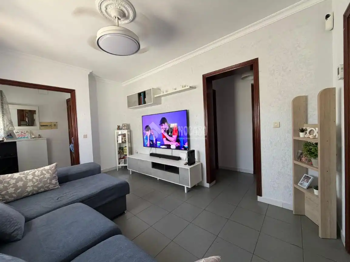 Sala de estar de Piso en venta en Isla Cristina con Aire acondicionado, Terraza y Amueblado
