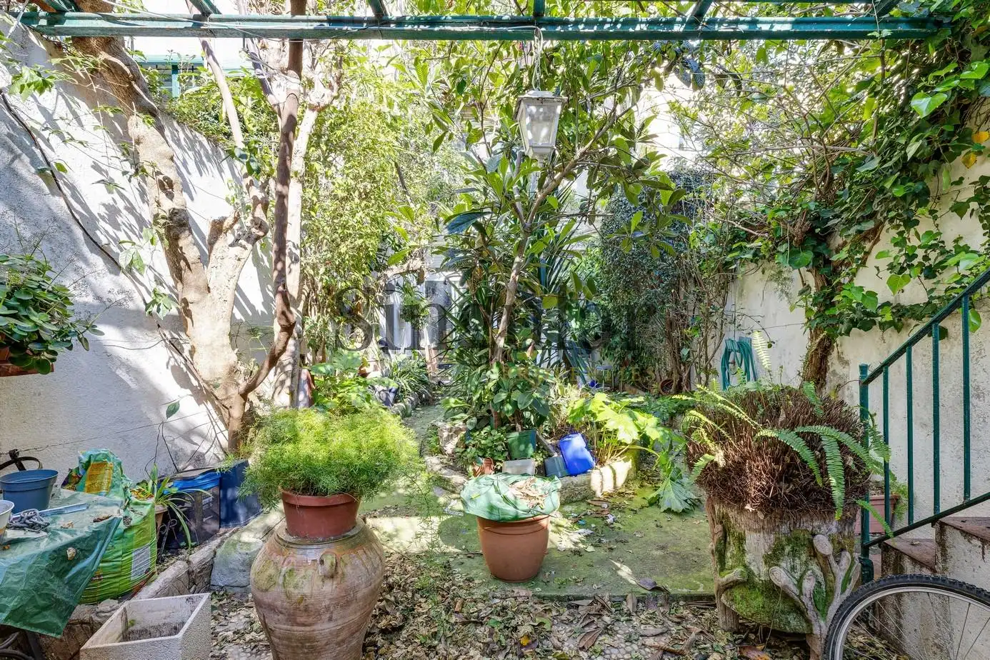 Jardí de Edifici en venda en Barcelona