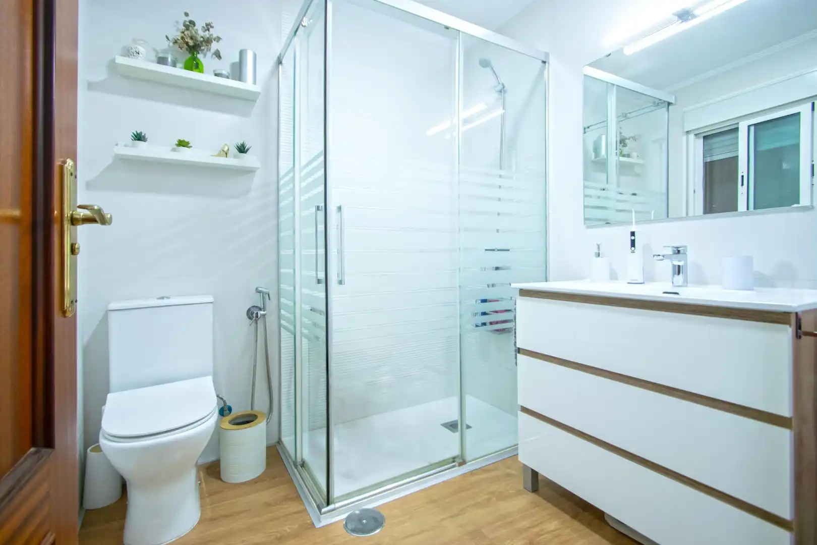 Bathroom of Flat for sale in Este - Alcosa- Torreblanca