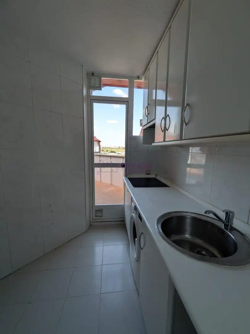 Cuina de Àtic de lloguer en Móstoles amb Aire condicionat, Calefacció i Terrassa