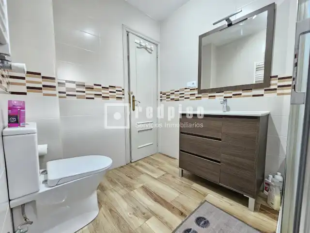 Baño de Piso en venta en Parla con Aire acondicionado y Calefacción