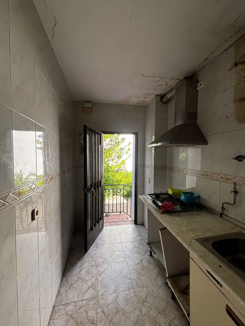 Cocina de Casa adosada en venta en Talamanca de Jarama con Calefacción, Jardín privado y Internet