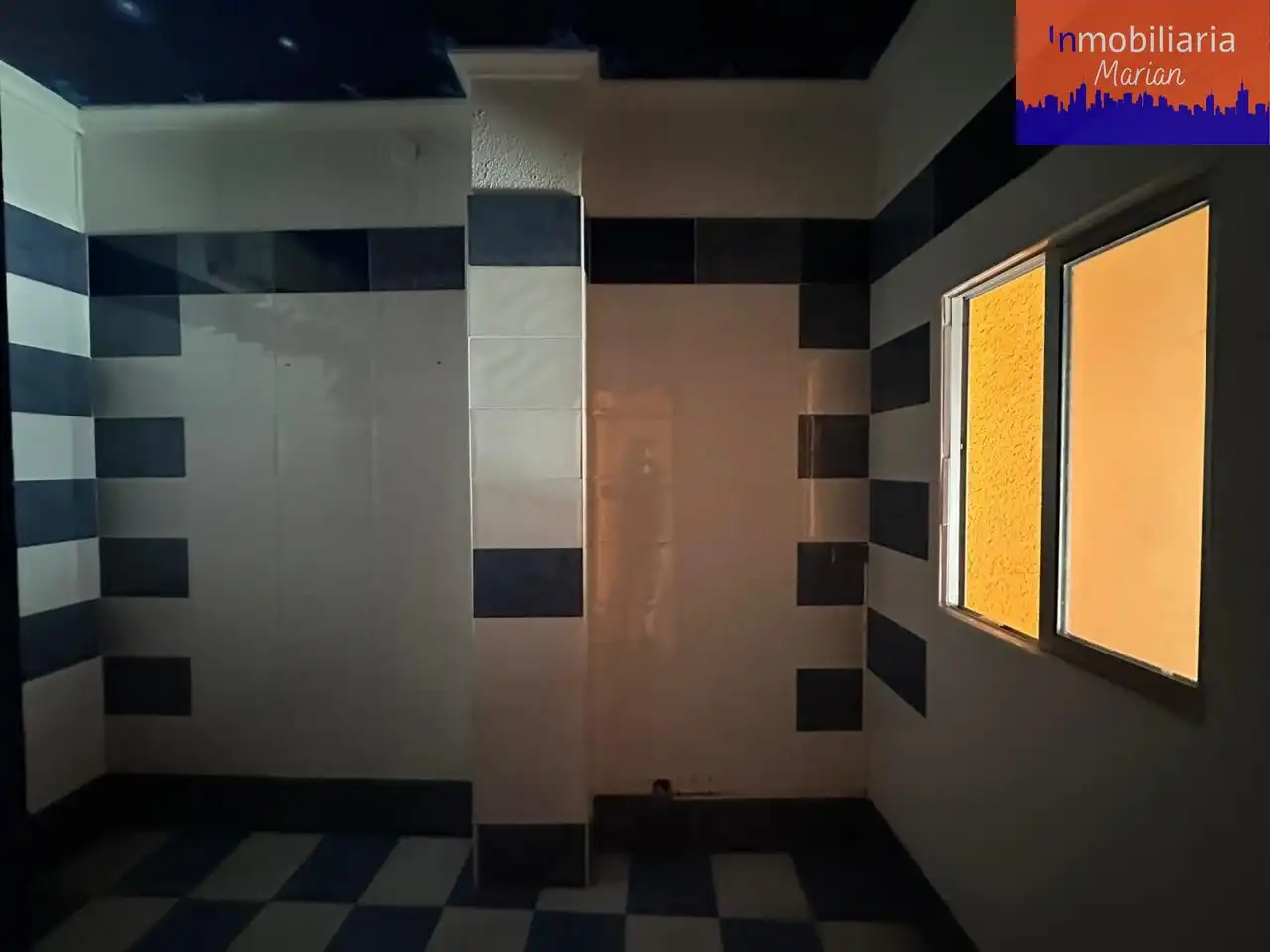 Baño de Local en venta en Aranda de Duero