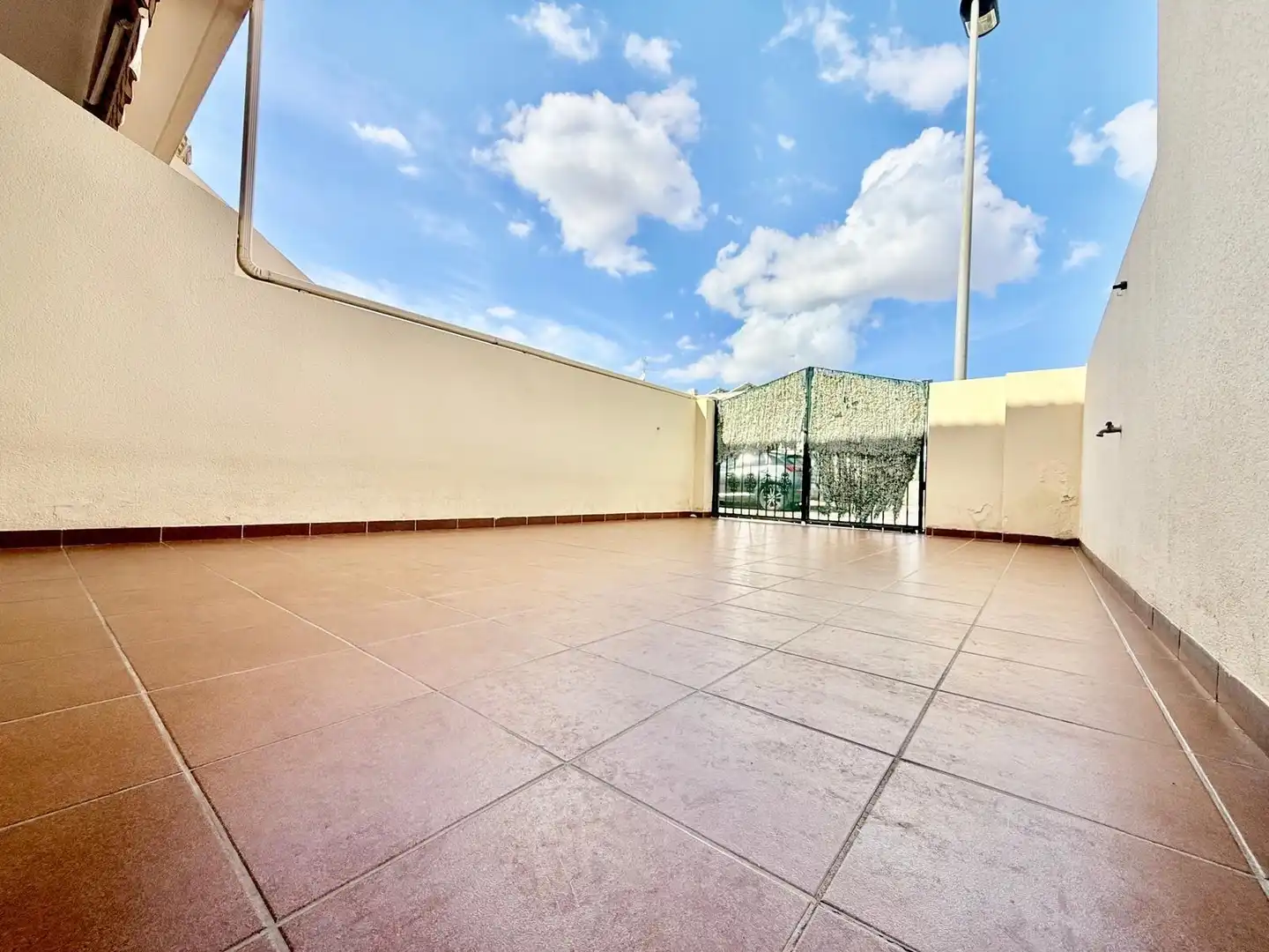 Terraced house with terrace for sale in Calle Calle Somosierra, imagen 2