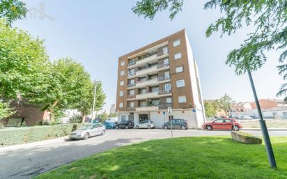 Vista exterior de Pis en venda en Navalcarnero amb Aire condicionat i Terrassa