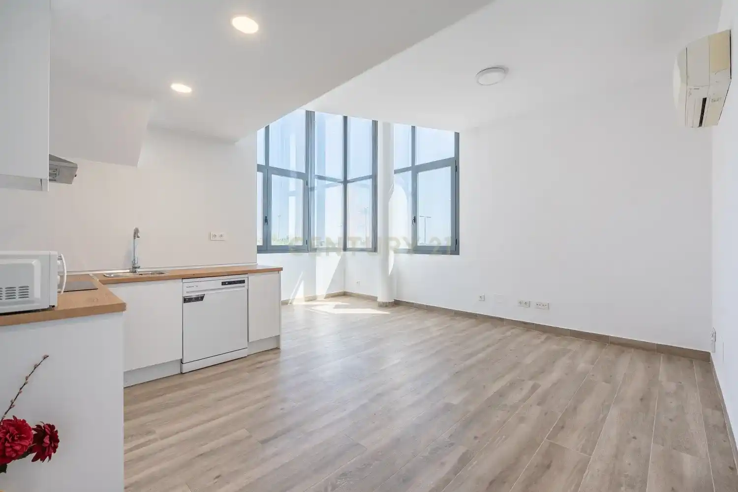 Living room of Apartments for sale in Alcorcón  with Air Conditioner, Storage room and Oven