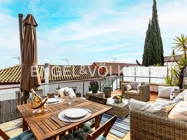 Reihenhaus mit Balkon zum Verkauf in Les Corts