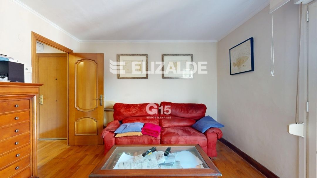 Sala d'estar de Pis en venda en Donostia - San Sebastián  amb Calefacció i Balcó