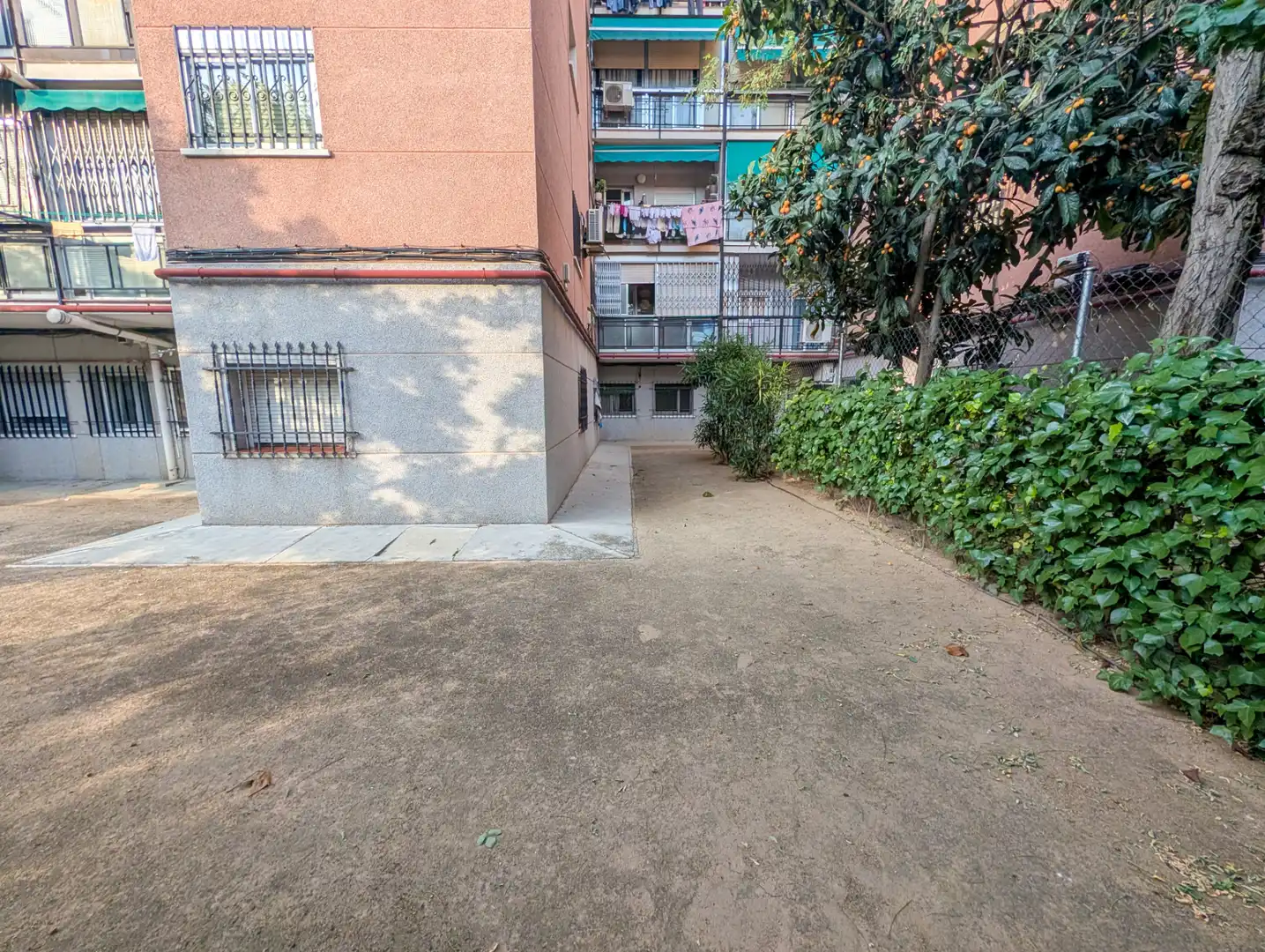 Parking de Piso en venta en Madrid con Calefacción y Amueblado