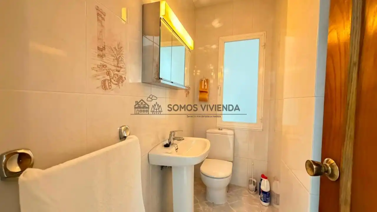 Bathroom of Flat for sale in Ourense Capital   with Heating, Furnished and Balcony