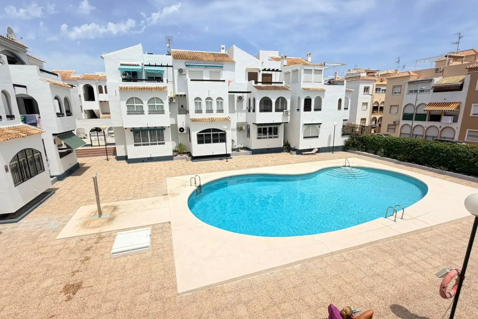 Piscina de Pis en venda en Torrevieja amb Moblat