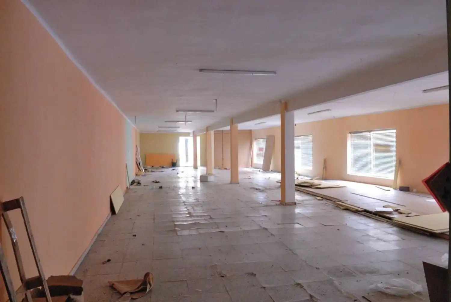 Local comercial de lloguer a Marqués, imagen 5