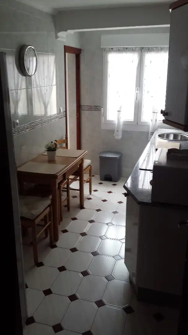 Cuina de Pis de lloguer en Gijón  amb Moblat