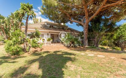 Vista exterior de Casa o xalet en venda en Sant Andreu de Llavaneres amb Terrassa, Piscina i Balcó