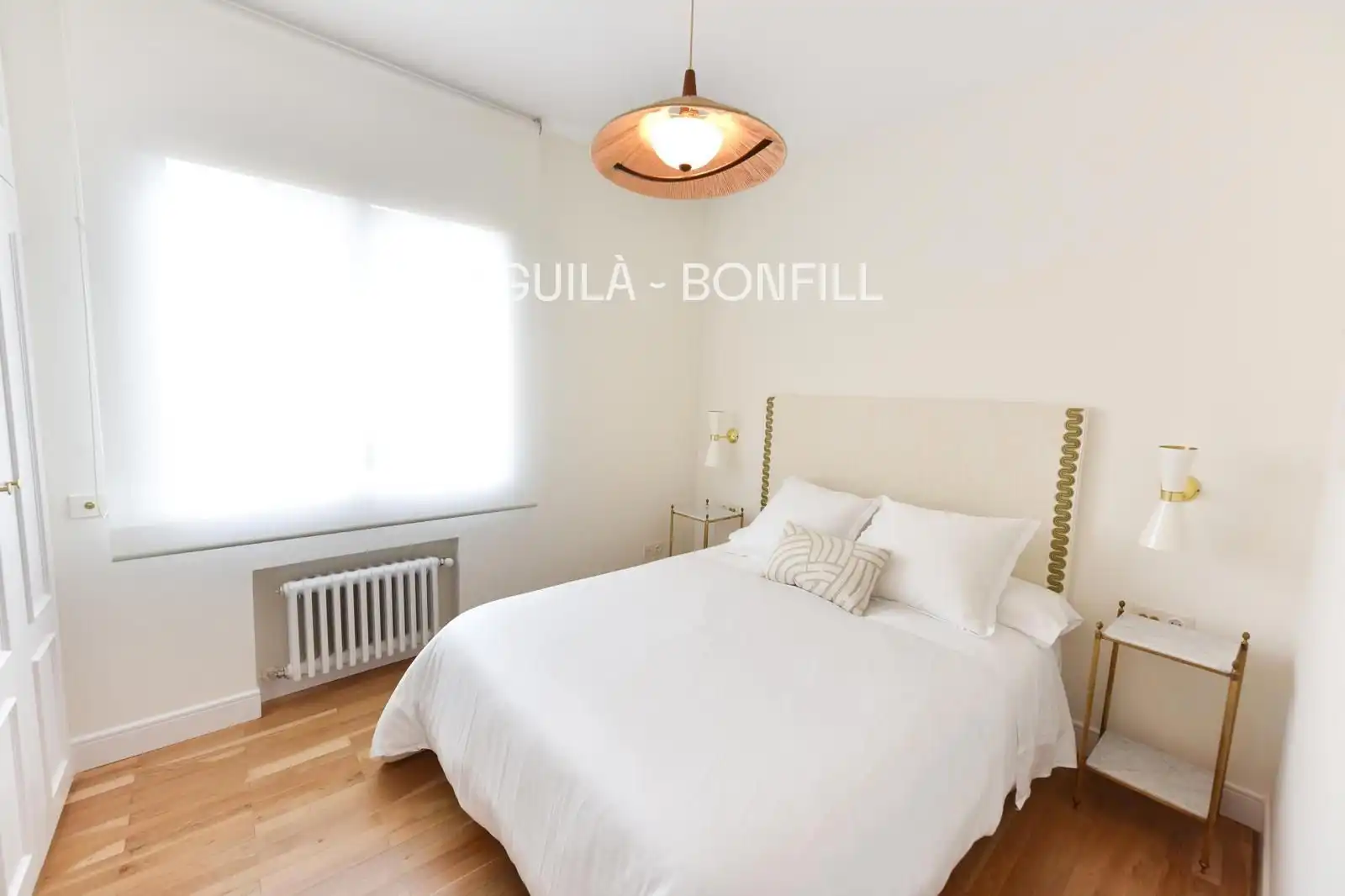 Bedroom of Flat for sale in Barcelona  with Air Conditioner, Heating and Parquet flooring