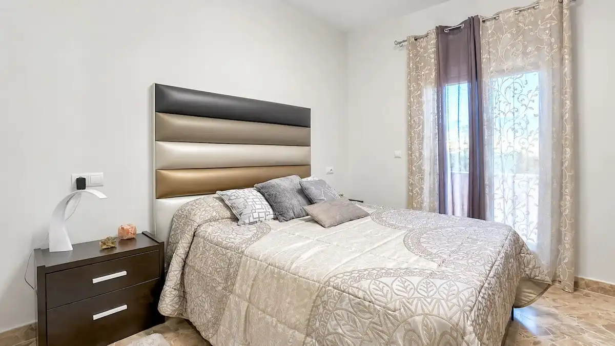 Flat with lift for sale in San Pedro de Alcántara, imagen 3
