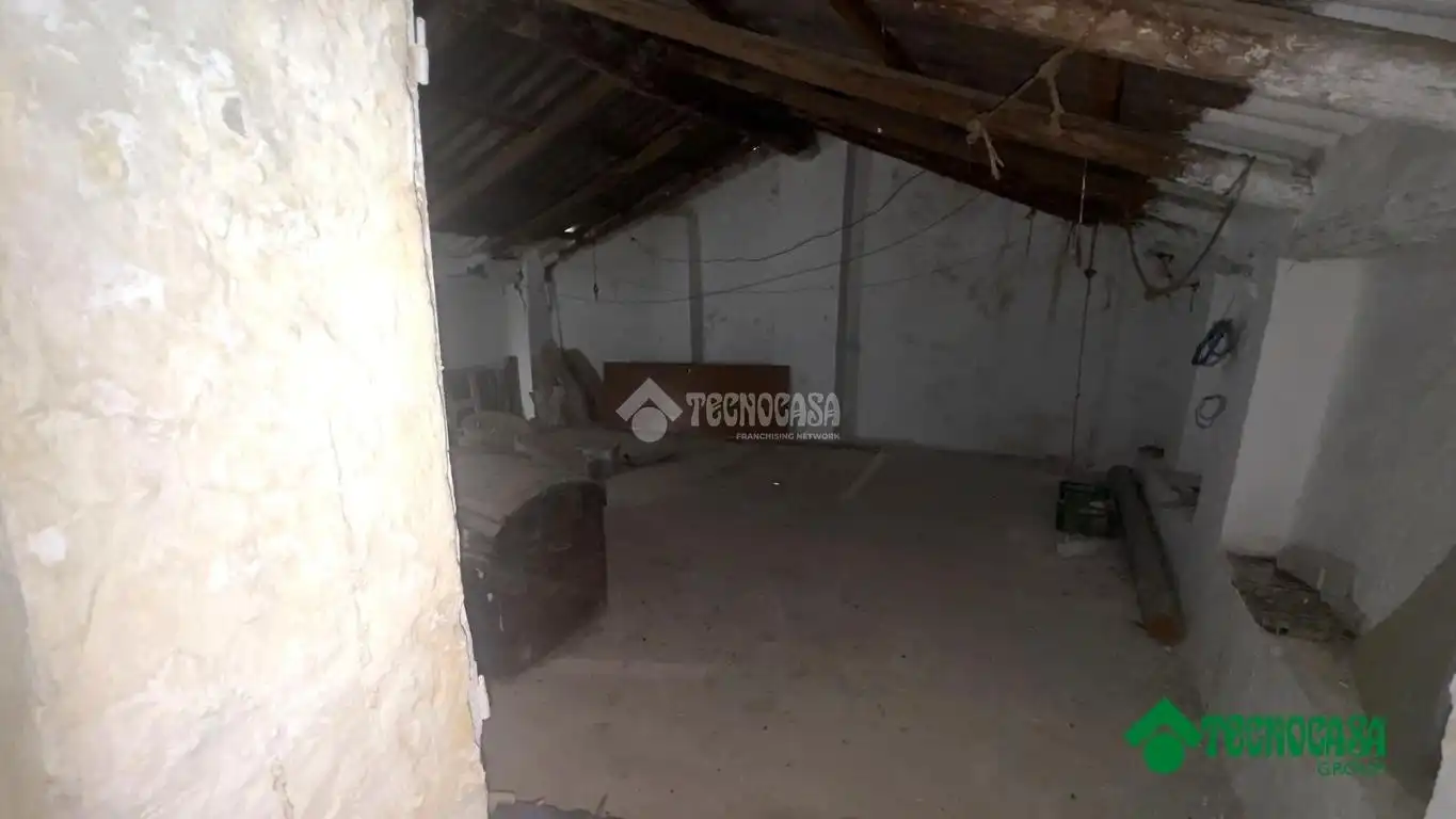 Casa adosada en venda a C. Constantino Alhambra, Villarejo de Fuentes