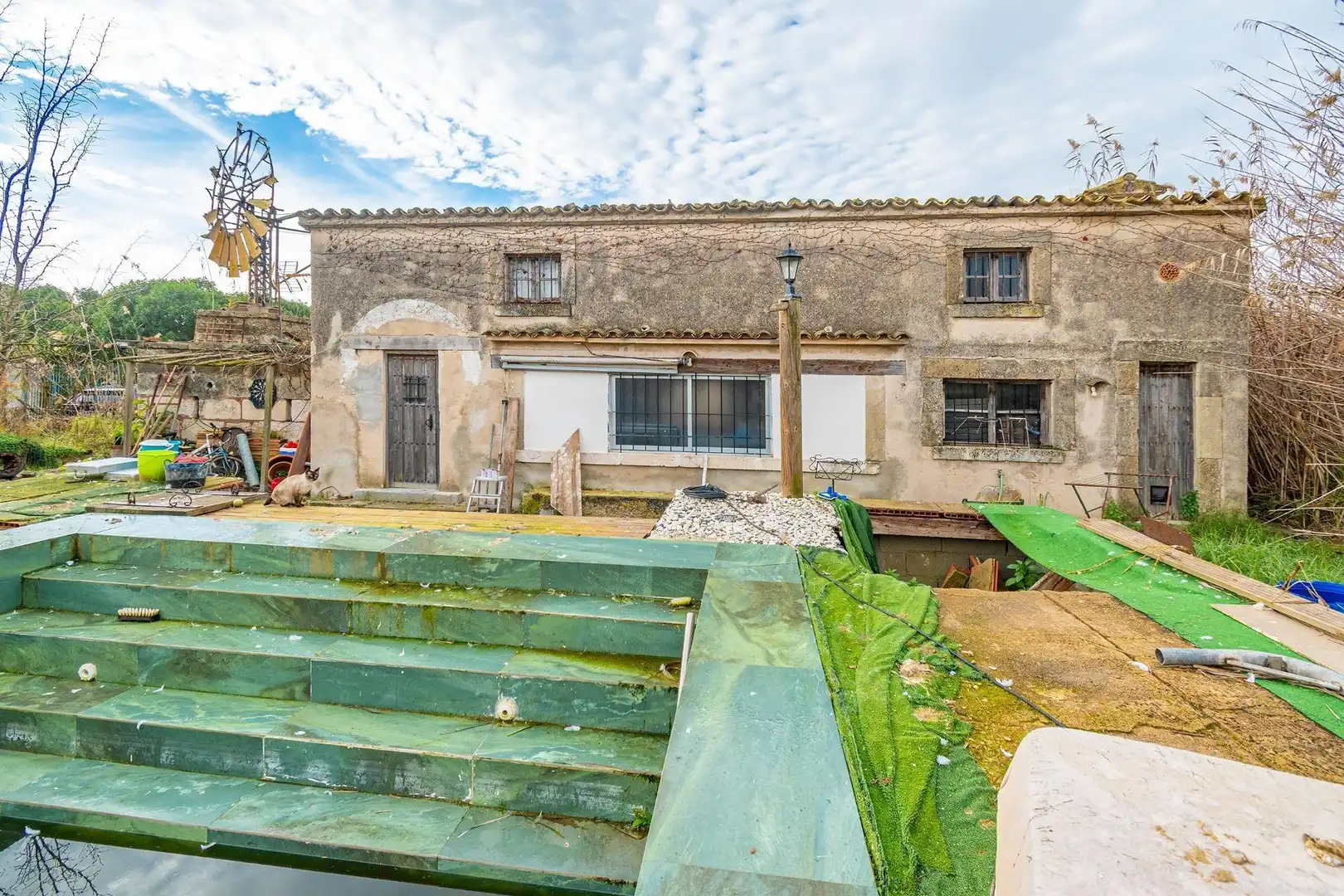 Vista exterior de Finca rústica en venda en Sa Pobla amb Piscina