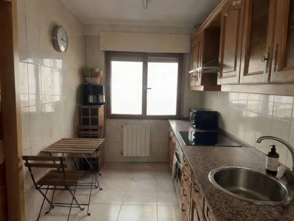 Cocina de Piso en venta en Oviedo  con Calefacción