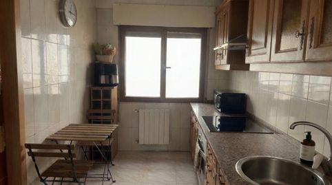 Foto 3 de Piso en venta en Calle Bermudez Castro, 63, HUCA - La Cadellada, Oviedo