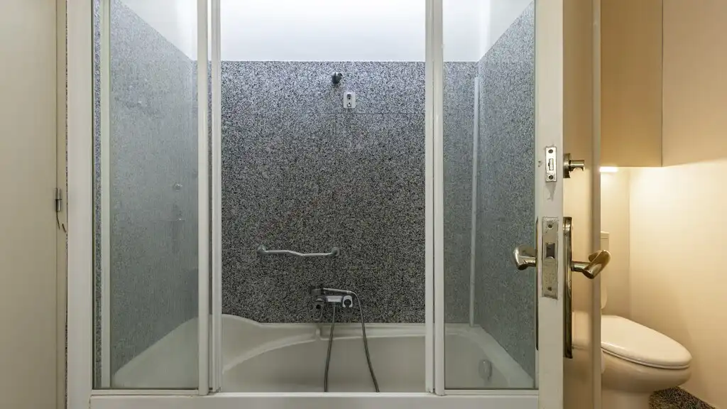 Badezimmer von Wohnungen zum Verkauf in Barcelona mit Klimaanlage, Heizung und Terrasse