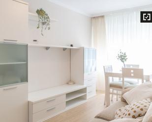 Living room of Flat to rent in  Madrid Capital  with Air Conditioner, Heating and Furnished