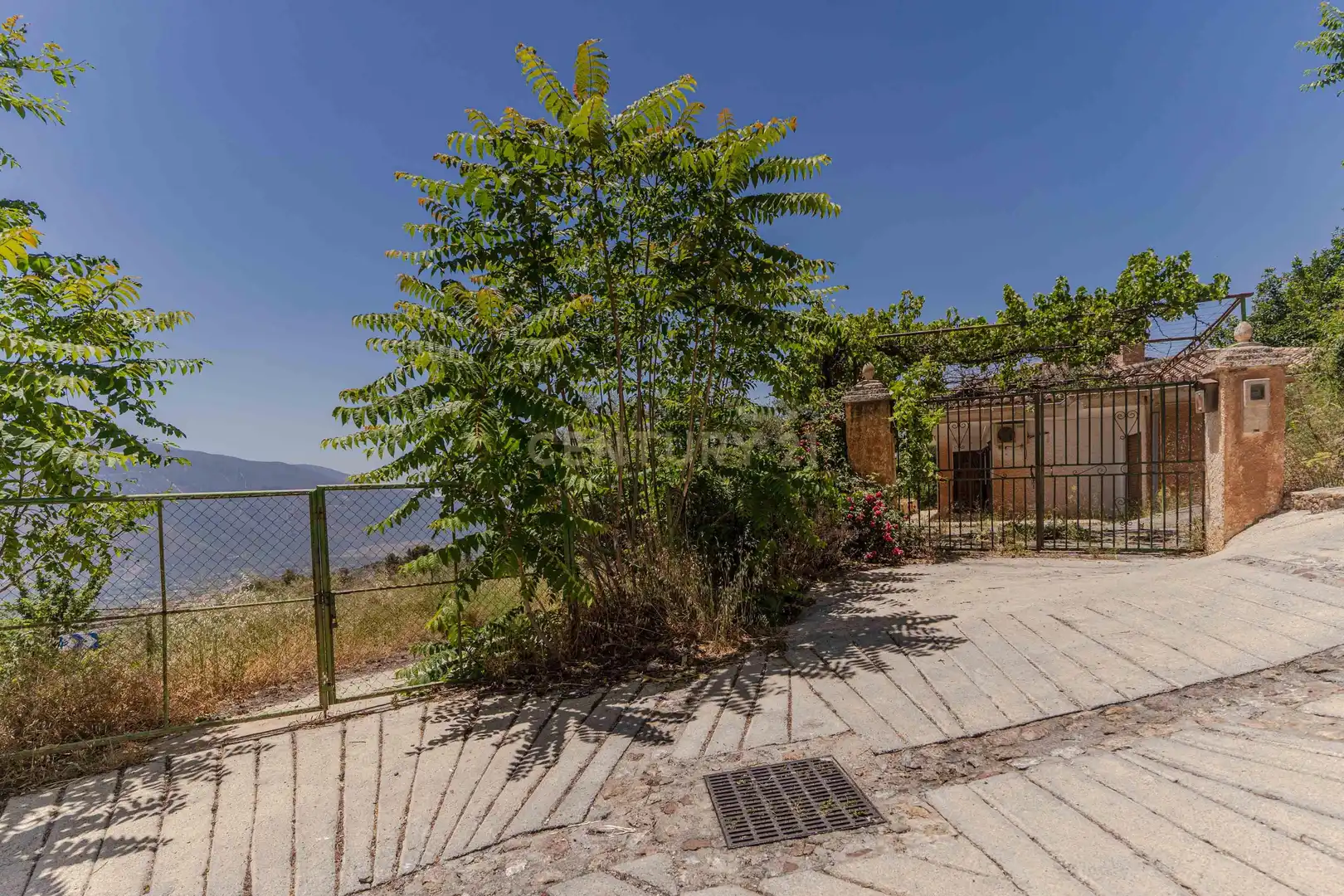 Finca rústica en venta en Carataunas con Jardín privado, Trastero y Piscina