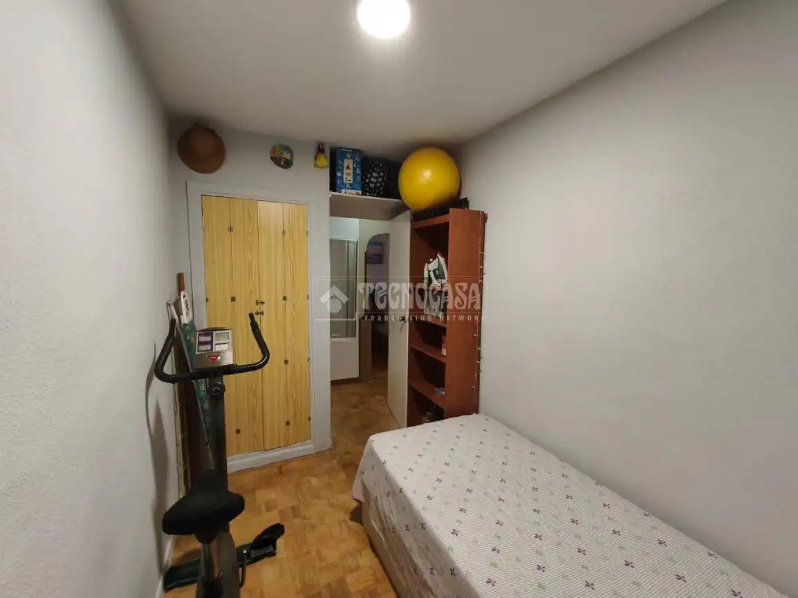Habitación de Piso en venta en Azuqueca de Henares con Calefacción, Terraza y Balcón