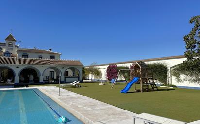 Piscina de Casa o xalet en venda en Lucena amb Aire condicionat, Terrassa i Piscina